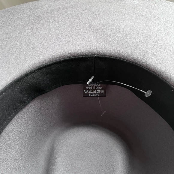 Never worn Hat - Picture 4 of 6